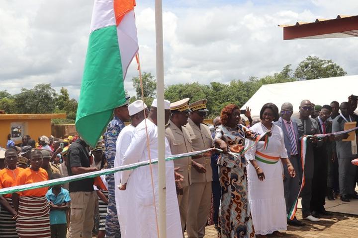 La ministre de l’Education nationale inaugure le collège moderne de Kaniasso La ministre de l’Education nationale inaugure le collège moderne de Kaniasso