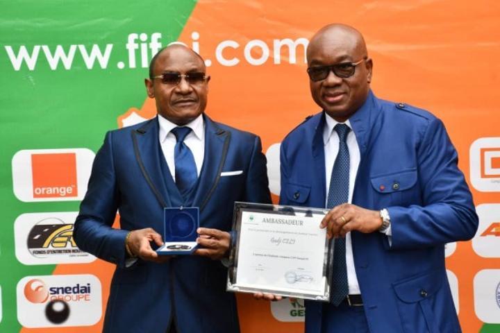 Gadji Céli a reçu ses attributs d'Ambassadeur de la FIF et pense que les éléphants ne peuvent remporter la CAN qu'à une seule condition Gadji Céli a reçu ses attributs d'Ambassadeur de la FIF et pense que les éléphants ne peuvent remporter la CAN qu'à une seule condition