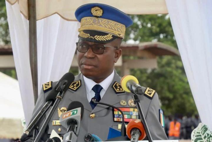 Le Gl Apalo aux élèves sous-officiers de la 23 promotion de l'école de gendarmerie « Vous aurez beaucoup de tentations » Le Gl Apalo aux élèves sous-officiers de la 23 promotion de l'école de gendarmerie « Vous aurez beaucoup de tentations »