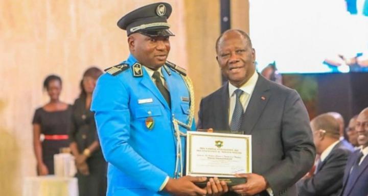 Prix d'Excellence 2023 du meilleur Policier , ce qui a joué en faveur du Commissaire Mohamed Diabaté du la BRI-NORD Prix d'Excellence 2023 du meilleur Policier , ce qui a joué en faveur du Commissaire Mohamed Diabaté du la BRI-NORD