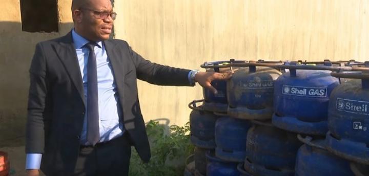 Transvasement illégal du gaz butane, les peines vont de deux mois à deux ans d'emprisonnement et de 100 000 FCFA à 100 millions FCFA d'amende Transvasement illégal du gaz butane, les peines vont de deux mois à deux ans d'emprisonnement et de 100 000 FCFA à 100 millions FCFA d'amende