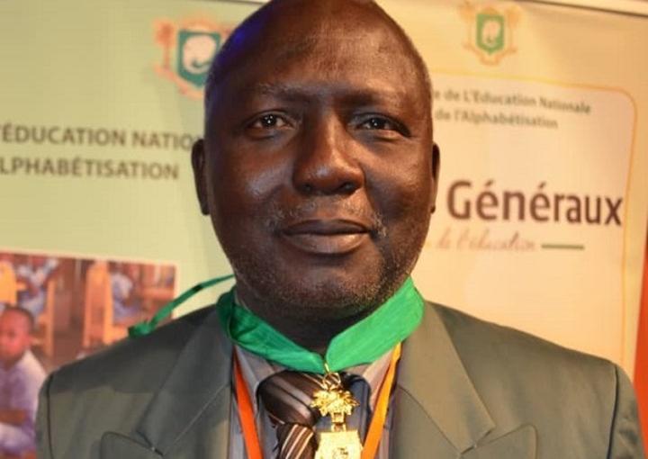 L’ancien directeur régional de l’Education à Bondoukou décoré L’ancien directeur régional de l’Education à Bondoukou décoré