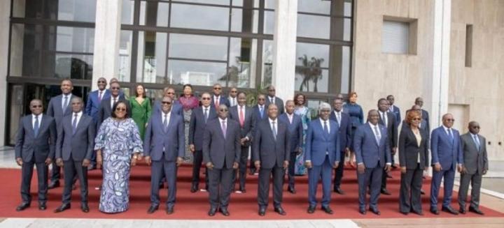 Alassane Ouattara demande au Gouvernement Beugré Mambé 1 de faire preuve d'humilité, de proximité, avec les populations Alassane Ouattara demande au Gouvernement Beugré Mambé 1 de faire preuve d'humilité, de proximité, avec les populations