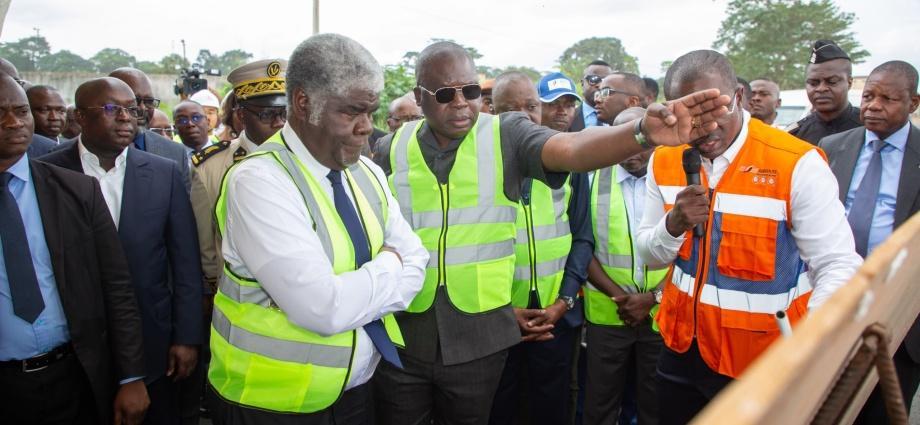 Le Premier ministre Robert Mambé visite le chantier du 4ème pont jeudi Le Premier ministre Robert Mambé visite le chantier du 4ème pont jeudi