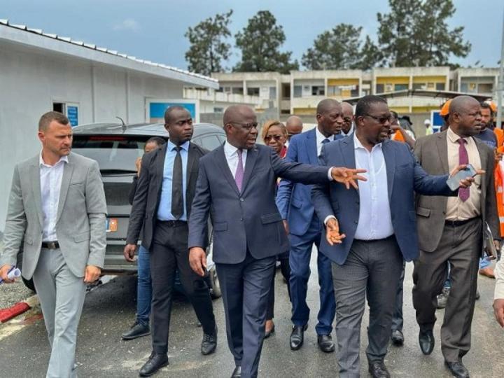 Réhabilitation du CHU de Yopougon, la première phase des travaux est achevée, mais le Ministère reste « évasif » sur la date de la fin des travaux Réhabilitation du CHU de Yopougon, la première phase des travaux est achevée, mais le Ministère reste « évasif » sur la date de la fin des travaux