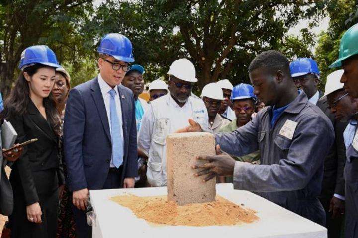 Éducation et santé pour tous, l'UNICEF et KOICA lancent les travaux de construction d'importantes infrastructures à Boundiali Éducation et santé pour tous, l'UNICEF et KOICA lancent les travaux de construction d'importantes infrastructures à Boundiali