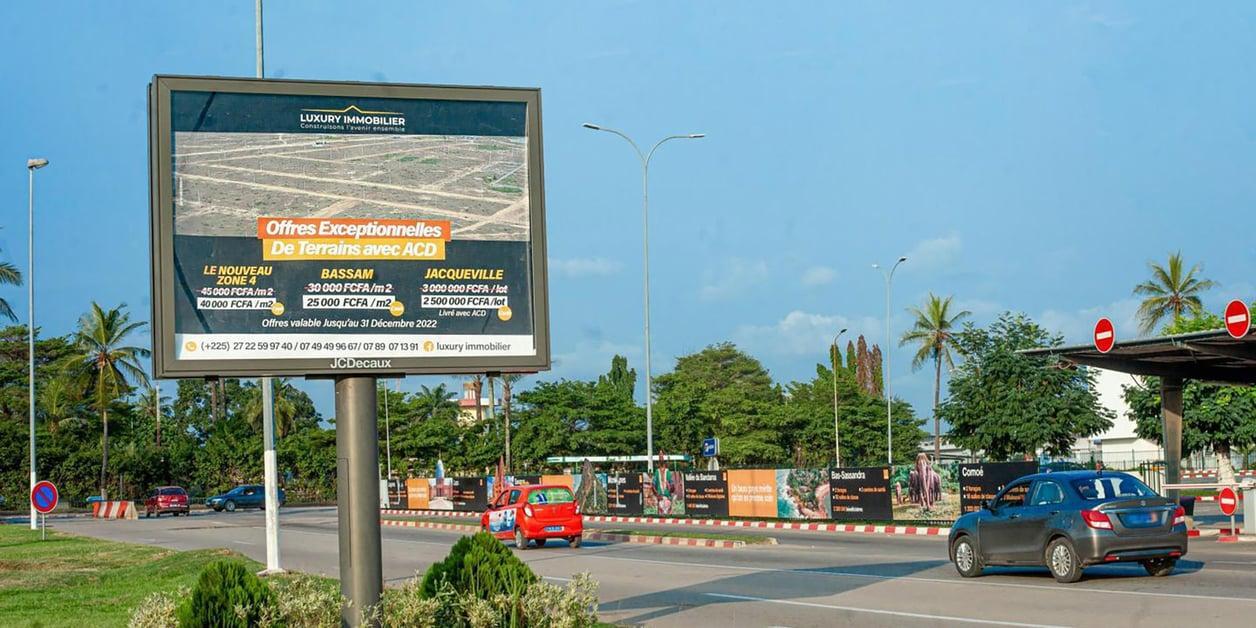 En Côte d’Ivoire, JCDecaux a-t-il révolutionné le paysage urbain ?