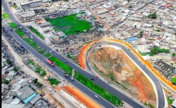 Les travaux de dédoublement de la route de Dabou ont un taux d'avancement physique à ce jour de 99%, selon l'AGEROUTE Les travaux de dédoublement de la route de Dabou ont un taux d'avancement physique à ce jour de 99%, selon l'AGEROUTE