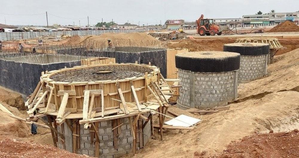 Grand marché de Bouaké, les prix fixés entre 350 000 et 6 millions pour l'installation des commerçants ? Le grand marché de Bouaké en construction (DR) Lancés en décembre Grand marché de Bouaké, les prix fixés entre 350 000 et 6 millions pour l'installation des commerçants ? Le grand marché de Bouaké en construction (DR) Lancés en décembre