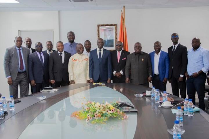 Pacification et règlement des conflits en milieu universitaire, le Ministre Adama Diawara sollicite l'implication des anciens de la FESCI Pacification et règlement des conflits en milieu universitaire, le Ministre Adama Diawara sollicite l'implication des anciens de la FESCI
