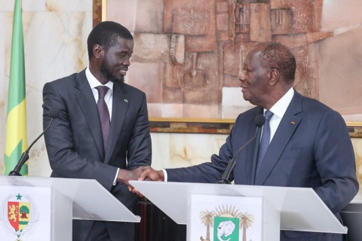 Côte d'Ivoire-Sénégal : De retour à Dakar, Bassirou Faye se réjouit de la convergence de vues avec Ouattara sur les défis communs Côte d'Ivoire-Sénégal : De retour à Dakar, Bassirou Faye se réjouit de la convergence de vues avec Ouattara sur les défis communs
