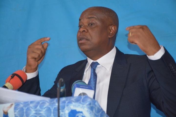 Katinan «la Côte d'Ivoire reste un pays pauvre très endetté, malgré les tentatives du gouvernement de prouver le contraire » Katinan «la Côte d'Ivoire reste un pays pauvre très endetté, malgré les tentatives du gouvernement de prouver le contraire »