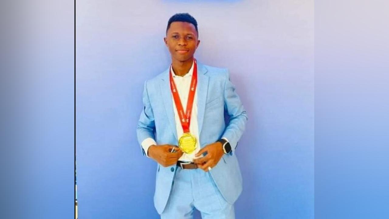 Après la dictée mondiale, un étudiant ivoirien remporte le premier prix mondial en Informatique de Chine Après la dictée mondiale, un étudiant ivoirien remporte le premier prix mondial en Informatique de Chine