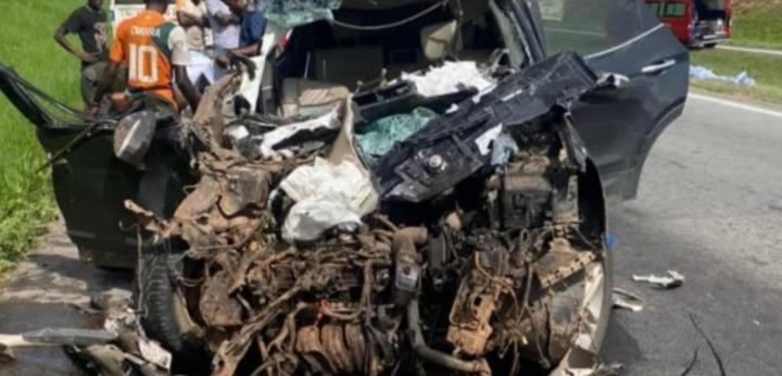 Un mort dans un accident survenu mardi sur l'autoroute du nord, 150 millions FCFA découverts dans le véhicule de la victime Un mort dans un accident survenu mardi sur l'autoroute du nord, 150 millions FCFA découverts dans le véhicule de la victime