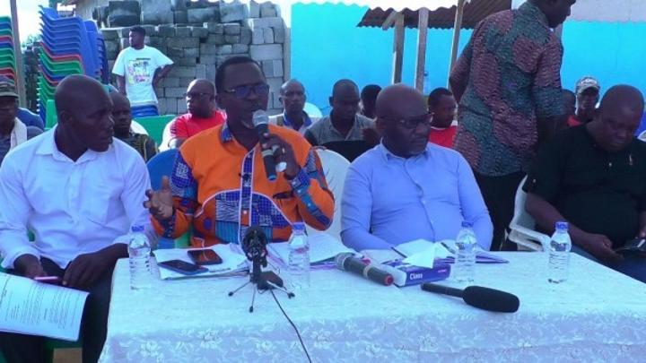 Conflit foncier à Akoupé Zeudji, les propriétaires terriens, Touré Ahmed Bouah, la société Sophia et le Fonds de prévoyance militaire font la paix des braves Conflit foncier à Akoupé Zeudji, les propriétaires terriens, Touré Ahmed Bouah, la société Sophia et le Fonds de prévoyance militaire font la paix des braves