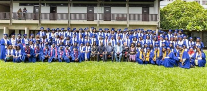 CERAP-UJ, Robert Beugré Mambé remet à 135 étudiants leurs diplômes de fin de cycle et les exhorte au courage et à l'humilité dans le travail CERAP-UJ, Robert Beugré Mambé remet à 135 étudiants leurs diplômes de fin de cycle et les exhorte au courage et à l'humilité dans le travail