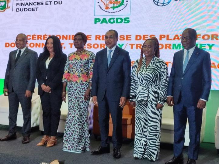 Digitalisation des services publics, quatre ministères reçoivent des plateformes numériques pour davantage booster leurs performances Digitalisation des services publics, quatre ministères reçoivent des plateformes numériques pour davantage booster leurs performances