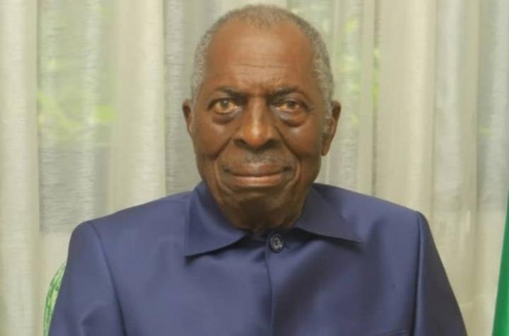 Crise de royauté à Sakassou, entre 200 et 300 dignitaires et cadres du pays Baoulé en conclave à Yamoussoukro autour des doyens Cowppli-Boni et Camille Alliali Crise de royauté à Sakassou, entre 200 et 300 dignitaires et cadres du pays Baoulé en conclave à Yamoussoukro autour des doyens Cowppli-Boni et Camille Alliali