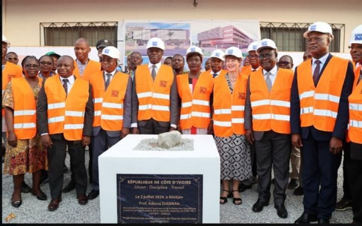 Pose de la première pierre des travaux de reconstruction de l'antenne ...