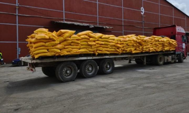 Selon le PAM, le pays joue un rôle clé dans l'acheminement de l'assistance alimentaire en Afrique de l'Ouest, transit de 3000 tonnes de riz vers le Burkina Selon le PAM, le pays joue un rôle clé dans l'acheminement de l'assistance alimentaire en Afrique de l'Ouest, transit de 3000 tonnes de riz vers le Burkina