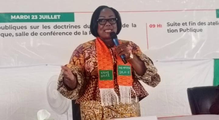 Depuis Daloa, la Ministre Anne Ouloto : « Un fonctionnaire nouveau est le digne représentant du gouvernement » Depuis Daloa, la Ministre Anne Ouloto : « Un fonctionnaire nouveau est le digne représentant du gouvernement »