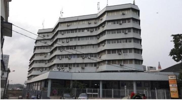 Des maliens veulent manifester devant l'Ambassade contre le retrait de leur pays de la CEDEAO, le préfet d'Abidjan saisi Des maliens veulent manifester devant l'Ambassade contre le retrait de leur pays de la CEDEAO, le préfet d'Abidjan saisi