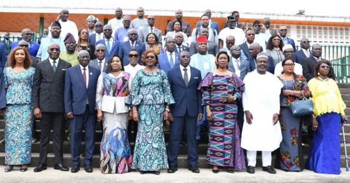 Réunion du parlement de la CEDEAO à Abidjan, les États membres invités à se mettre à jour de leurs contributions et appelés à renforcer les échanges pour booster la croissance Réunion du parlement de la CEDEAO à Abidjan, les États membres invités à se mettre à jour de leurs contributions et appelés à renforcer les échanges pour booster la croissance