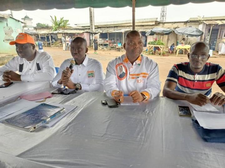 Abobo Sagbé, le RHDP invitent les populations à se faire établir les documents administratifs pour leur inscription sur la liste électorale Abobo Sagbé, le RHDP invitent les populations à se faire établir les documents administratifs pour leur inscription sur la liste électorale