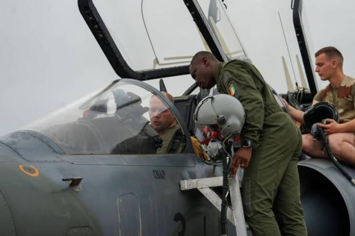 Un exercice militaire conjoint FACI - Armée Française engagera des moyens aériens dans le Gbèkè et pourrait occasionner des nuisances sonores Un exercice militaire conjoint FACI - Armée Française engagera des moyens aériens dans le Gbèkè et pourrait occasionner des nuisances sonores
