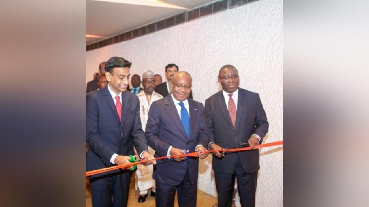 Plus de 100 campements de plus de 500 habitants seront électrifiés par des mi- centrales solaires photovoltaïques d'ici à 2030 Plus de 100 campements de plus de 500 habitants seront électrifiés par des mi- centrales solaires photovoltaïques d'ici à 2030