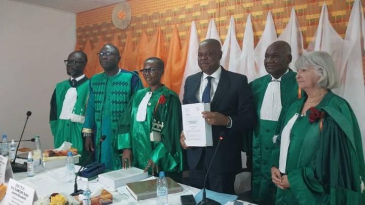 Université de Cocody, Katinan Koné a finalement soutenu sa thèse de doctorat en obtenant la mention « très honorable » Université de Cocody, Katinan Koné a finalement soutenu sa thèse de doctorat en obtenant la mention « très honorable »