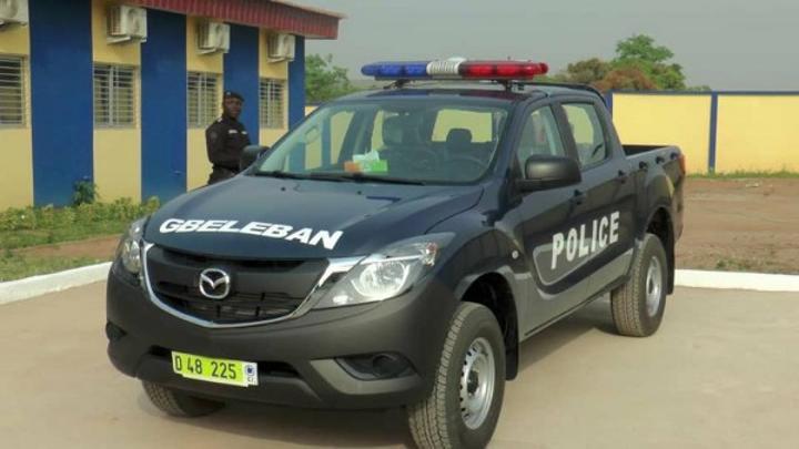 Un présumé escroc prenant la fuite pour la Guinée interpellé par la police au poste frontalier de Gbéléban, le préjudice estimé à 85 millions FCFA Un présumé escroc prenant la fuite pour la Guinée interpellé par la police au poste frontalier de Gbéléban, le préjudice estimé à 85 millions FCFA