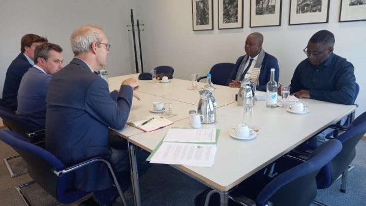 Le PPA-CI qui vise un partenariatavec le SPD Allemand lui explique sa visionconsistant en une Côte d'Ivoire libre, démocratique et souveraine Le PPA-CI qui vise un partenariatavec le SPD Allemand lui explique sa visionconsistant en une Côte d'Ivoire libre, démocratique et souveraine