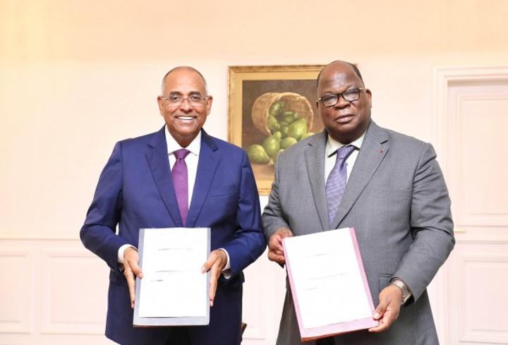 Région de la Mé, Patrick Achi et Laurent Tchagba signent une convention pour aménager 2000 hectares de la forêt d'Agbo 2 Région de la Mé, Patrick Achi et Laurent Tchagba signent une convention pour aménager 2000 hectares de la forêt d'Agbo 2