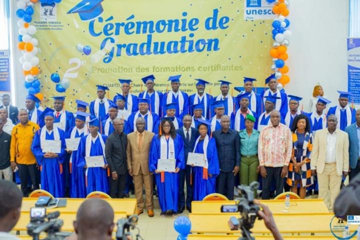 Bouaké, 60 auditeurs de la 2e promotion des formations certifiantes de la CUAPTD reçoivent leurs certificats à l'UAO Bouaké, 60 auditeurs de la 2e promotion des formations certifiantes de la CUAPTD reçoivent leurs certificats à l'UAO
