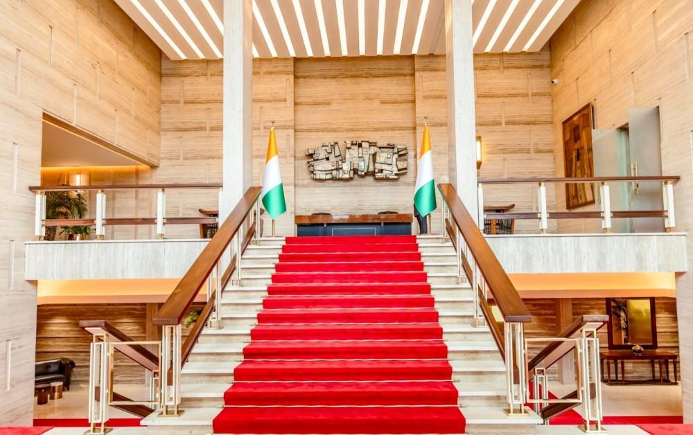 Alassane Ouattara heureux de retrouver le Palais Présidentiel rénové après plusieurs mois de travaux Alassane Ouattara heureux de retrouver le Palais Présidentiel rénové après plusieurs mois de travaux