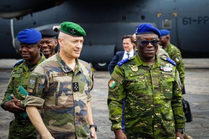 Un exercice « amphibie » va se dérouler entre les FACI et les forces Françaises à Abidjan et Jacqueville du 17 au 22 octobre Un exercice « amphibie » va se dérouler entre les FACI et les forces Françaises à Abidjan et Jacqueville du 17 au 22 octobre