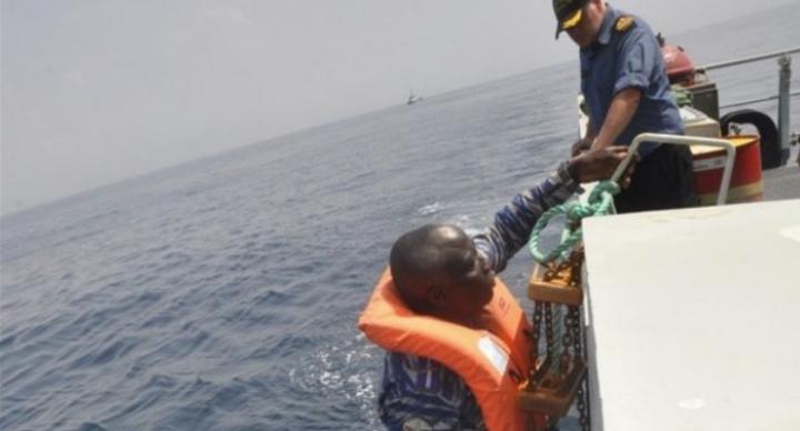 Marins ivoiriens et Français en exercice pour permettre une application des accords maritimes de Yaoundé et l'interopérabilité entre les Navires étrangers Marins ivoiriens et Français en exercice pour permettre une application des accords maritimes de Yaoundé et l'interopérabilité entre les Navires étrangers