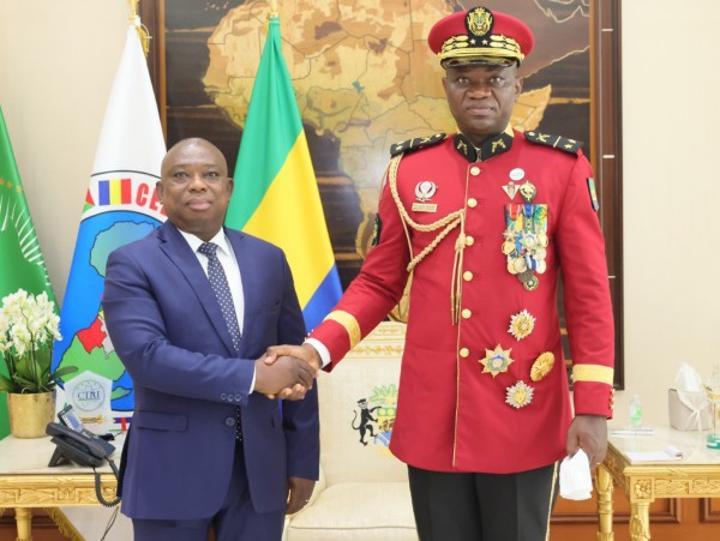 Côte d'Ivoire-Gabon : KKB présente ses lettres de créances , Oligui Nguema l'assure de l'accompagner dans l'accomplissement de ses missions Côte d'Ivoire-Gabon : KKB présente ses lettres de créances , Oligui Nguema l'assure de l'accompagner dans l'accomplissement de ses missions