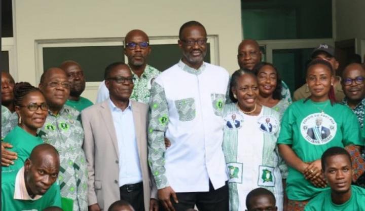 Ancien cadre du RHDP dans le Haut-Sassandra, Dr Lorougnon Horé dépose ses valises au PDCI-RDA et est chaleureusement accueilli par Tidjane Thiam Ancien cadre du RHDP dans le Haut-Sassandra, Dr Lorougnon Horé dépose ses valises au PDCI-RDA et est chaleureusement accueilli par Tidjane Thiam