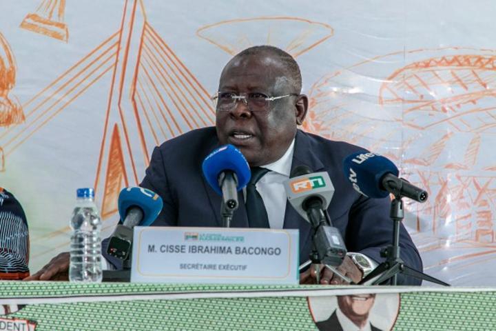 Bacongo répond aux critiques d'Affi : « Le navire RHDP, loin de Bacongo répond aux critiques d'Affi : « Le navire RHDP, loin de