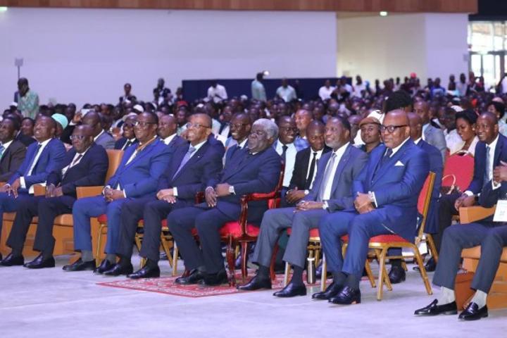 Bilan du SIREXE, des contrats d'investissement de près de 4 000 milliards de FCFA signés, 25 000 visiteurs et 2200 participants professionnels, enregistrés Bilan du SIREXE, des contrats d'investissement de près de 4 000 milliards de FCFA signés, 25 000 visiteurs et 2200 participants professionnels, enregistrés