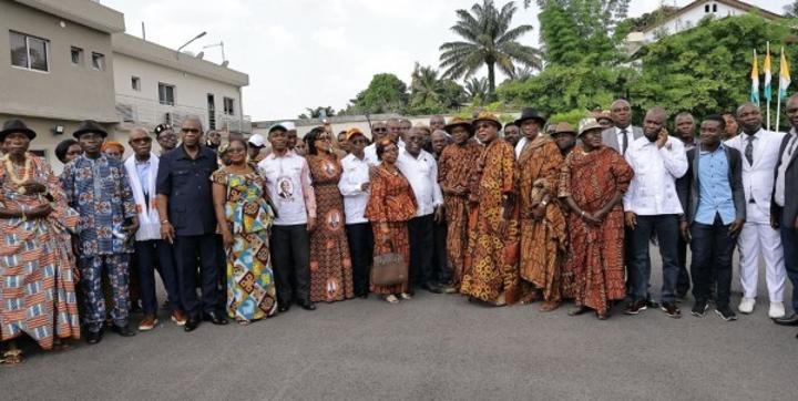 80 hauts cadres de l'administration et professionnels de divers horizons issus de la région du Lôh-Djiboua rejoignent le RHDP 80 hauts cadres de l'administration et professionnels de divers horizons issus de la région du Lôh-Djiboua rejoignent le RHDP