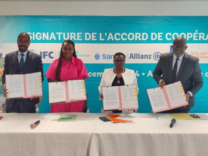 Résilience des populations rurales face aux effets du changement climatique, la SFI et un consortium d'assureurs s'engagent à protéger les agriculteurs Résilience des populations rurales face aux effets du changement climatique, la SFI et un consortium d'assureurs s'engagent à protéger les agriculteurs