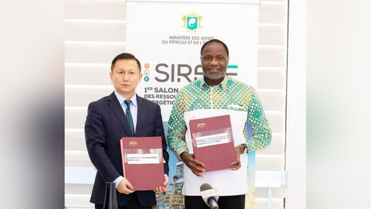 Signature de 2 accords pour la construction d'une centrale thermique de 372 MW à Songon et une centrale solaire de 50 MWc à Katiola, pour un coût cumulé de 375,026 milliards FCFA Signature de 2 accords pour la construction d'une centrale thermique de 372 MW à Songon et une centrale solaire de 50 MWc à Katiola, pour un coût cumulé de 375,026 milliards FCFA