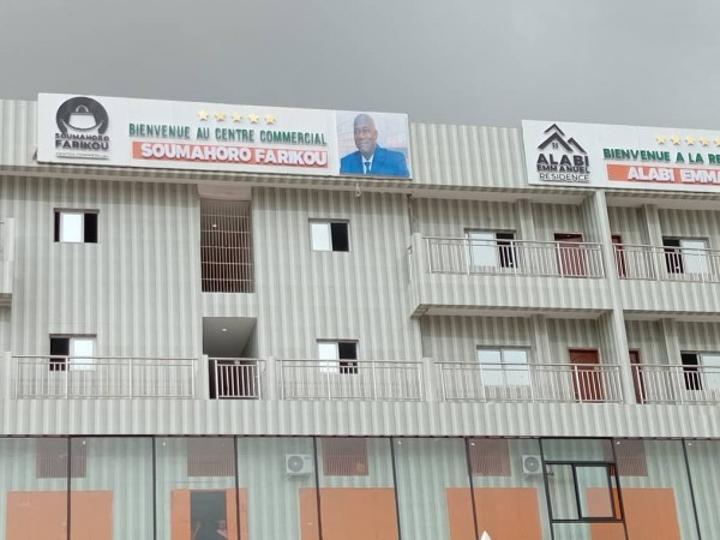 Adjamé, Souleymane Diarrassouba inaugure un nouveau centre commercial d'un coût global de réalisation de 3,8 milliards de FCFA Adjamé, Souleymane Diarrassouba inaugure un nouveau centre commercial d'un coût global de réalisation de 3,8 milliards de FCFA