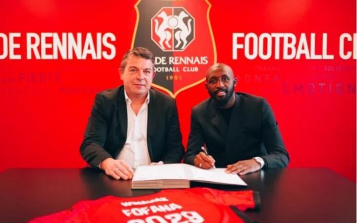 Après sa signature à Rennes, Seko Fofana : « Ils m'ont évoqué le projet et l'attente des actionnaires » Après sa signature à Rennes, Seko Fofana : « Ils m'ont évoqué le projet et l'attente des actionnaires »