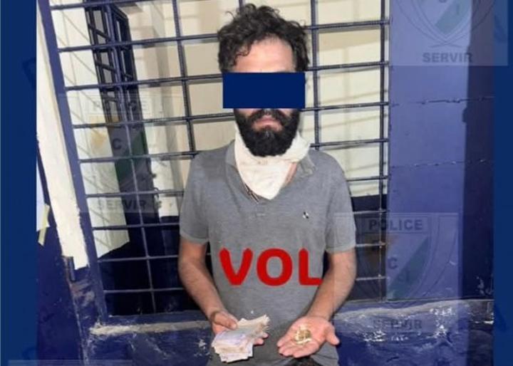 Grand-Bassam, arrestation d'un présumé cambrioleur surpris avec un butin d'une valeur de 30 millions de francs CFA Grand-Bassam, arrestation d'un présumé cambrioleur surpris avec un butin d'une valeur de 30 millions de francs CFA