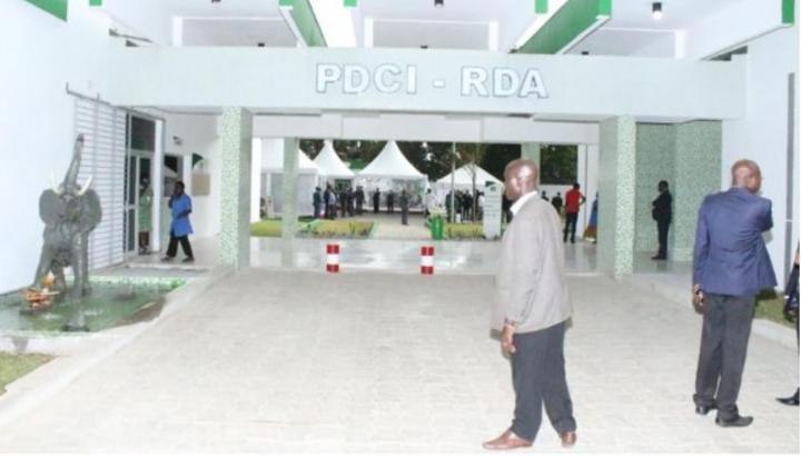 « Cacophonie » au PDCI, qui d'Emmou et de Billon dit vrai ? Le Conseil de discipline reporte l'audition « Cacophonie » au PDCI, qui d'Emmou et de Billon dit vrai ? Le Conseil de discipline reporte l'audition