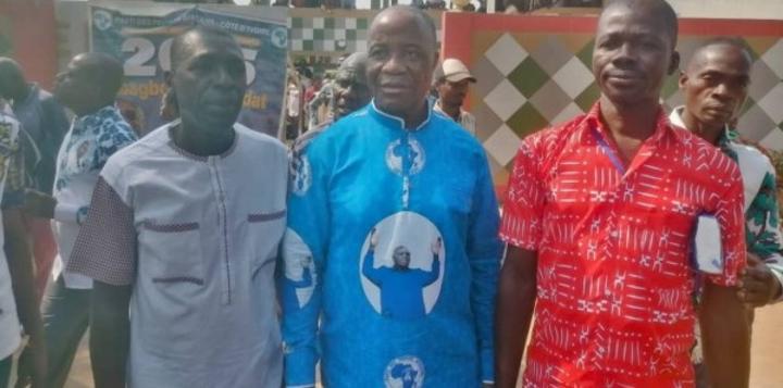 Un SG du PPA-CI souhaite qu'après la victoire de son mentor, le Président Ouattara fasse la passation de charge avec le Président Gbagbo Un SG du PPA-CI souhaite qu'après la victoire de son mentor, le Président Ouattara fasse la passation de charge avec le Président Gbagbo